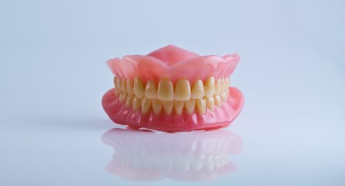 What causes yellow teeth